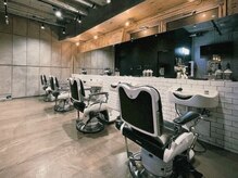 キングスマントーキョー 立川店(KINGSMAN TOKYO)の雰囲気（お洒落な店内で男がアガるスタイルに＜理容室＞）