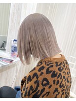 フリーラ 表参道(freera)&nbsp;@kamiishi_freera 切りっぱなしボブ　ミルクベージュ