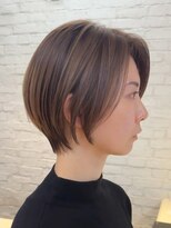 表参道大人ショートボブ顔周りレイヤーカットくびれショート40代