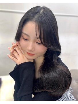 シーン(seen) 【くびれヘア】顔まわりレイヤーカット小顔前髪ブルージュ