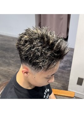 シェノン オム 梅田(CHAINON HOMME) MEN'S HAIR/束間ショート/フェード/ツイストパーマ