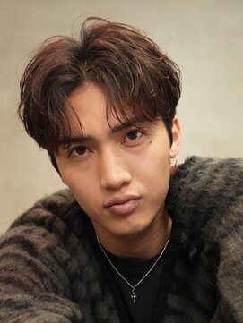 フィフスパーク(fifth PARK) 自然な毛流れでラフにキマるセンターパート×フェザーパーマ