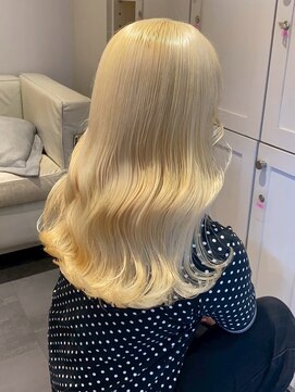 ベレーザ 渋谷(BELEZA) 15904抜きっぱなしブリーチ金髪レイヤーロングホワイトブロンド