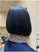まとまる前下がりボブスタイル