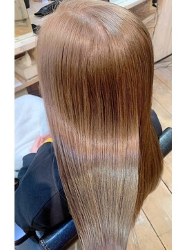 イーラ(era) 《era》艶ツヤストレート ラテブラウン フェミニンロングみわ