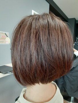 カラット 前下がりグラデーションボブ