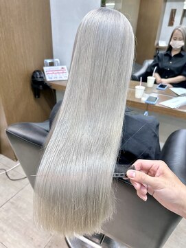 ディア(.eer) ホワイティアッシュ/プラチナグレージュ/ケアブリーチ/南船場