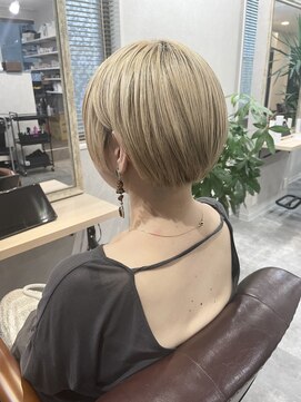 ロイ(Roi.) マッシュボブ×ハイトーン