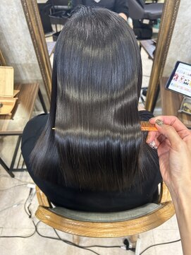 アンフィドットドゥルドゥ(AnFye.dueldo) 【髪質改善】で艶髪に変身【縮毛矯正】【髪質改善】【縮毛矯正】