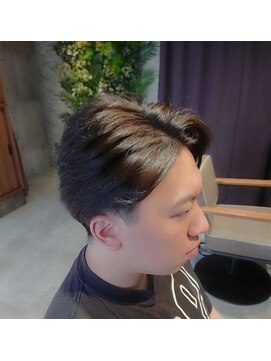 ネセサリー(NECESSARY) カット