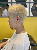 金髪ボウズ