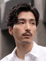 フィフス(fifth)&nbsp;fifth原宿スパイラルパーマかきあげセンターパートビジネスヘア