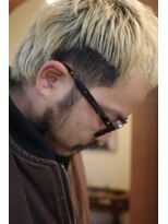 エディ(Edy)&nbsp;ウルフカット抜きっぱなしブロンド刈り上げメンズ眉毛カット岡山