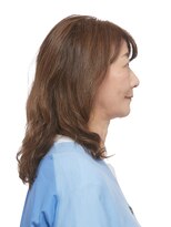 えがお美容室 ふんわりパーマで優しく大人なミディアムヘア