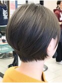 ナチュラルショート×透明感カラー