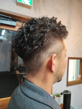 ロジコ(logico) フェードカット×パーマ