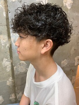 アカ(ACA) メンズマッシュパーマ波巻きツイストスパイラルパーマ札幌大通