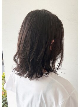 プラハファインワークス(+HER fine works) ミディアムボブ×ゆる巻き