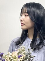 ヴァンサンク(Vingt-cinq)&nbsp;レイヤー 前髪 小顔カット  薄めバング 韓国ヘア