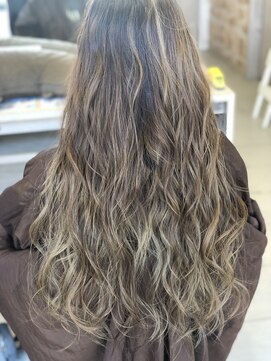 アース 佐世保早岐店(HAIR&MAKE EARTH) クールなふんわり大人アレンジ