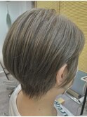 ショートボブ