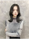 #オリーブカラー#韓国ヘア#ミディアムレイヤー#前髪カット