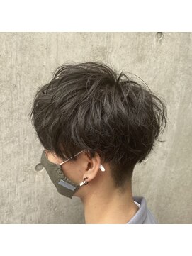 ウノプリールヴァモス(unopulir Vamos) 前下がりマッシュナチュラルヘアメンズ