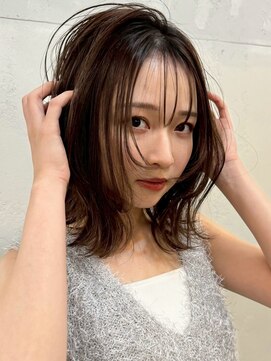 ファルベ(Farbe) ホワイトグレージュ/ミニウルフ/デジタルパーマチェリーブラウン