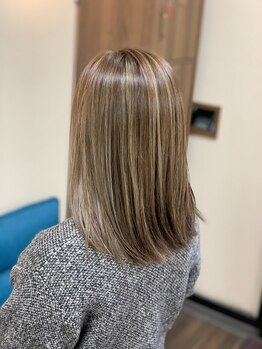 パーチ(Perch)の写真/【桃山御陵徒歩10分/観月橋徒歩3分】白髪をカバーしながら髪色で魅せる。柔らかい質感・上品なカラーリング