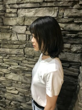 リリー(LiLy) 抜け感肩ラインbob