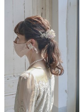 ホワイトルーム(White Room) ゆるふわポニーアレンジ