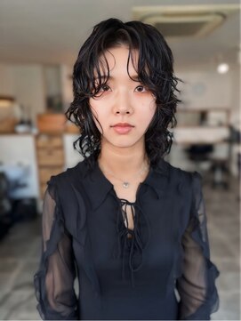 イルフレール(ill frere) ryu 【ウルフパーマ 黒髪ウルフ レイヤーパーマ 中津 梅田】