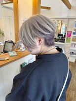 ギャラクシー ヘアードレッサーズ(galaxy hairdressers)&nbsp;大人ショートアンブレラカラーホワイトグレージュ