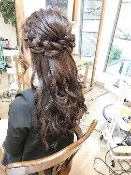 ロカット サロン(Roquat Salon) あみこみねじハーフアップアレンジ【ヘアアレンジ 立川/立川南】