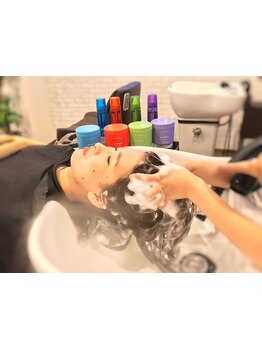 ヘッドスパ初心者さんにもオススメ♪ヘッドスパ＋炭酸ケアなら頭皮や髪がもっとキレイに☆癒されて下さい♪