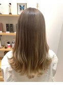 ミルクティーベージュ