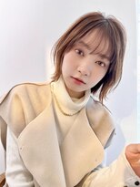 ネオリーブ チロル 横浜西口店(Neolive CiroL.)&nbsp;シースルーバング　切りっぱなしボブ　ラフベージュ