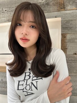 アイヴィ 表参道(IVY) ブリーチなしオリーブカラーくびれヘア【肥田亜沙美】