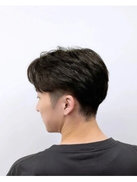 ヒロギンザ 神田店(HIRO GINZA) ツーブロック×センターパートスタイル