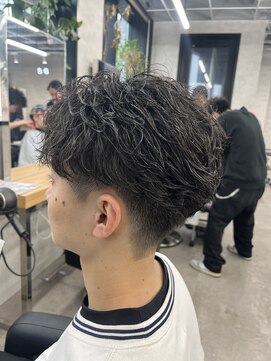 ブラック 渋谷(BLUCK) フェザーショート