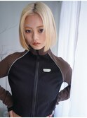 ブロンドボブ　切りっぱなしボブ　金髪