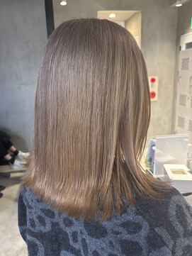 エリマ 調布(elima) 外ハネボブダブルカラー透け感ミルクティーベージュカラー