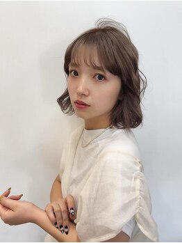 リンイチマルサン(Lin.103)の写真/ショートで可愛い＆小顔が叶う！乾かすだけで綺麗にまとまる/個性をプラスした大人可愛いが実現[ボブ]