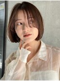 切りっぱなし　ミニボブ　前髪なし　ヘーゼルグレージュ　内巻き