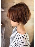 ショート　ボブ　ウルフ　ブリーチ　レイヤーカット　イルミナ