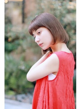 アンレーブ(UNREVE) 内巻きオン眉スタイル