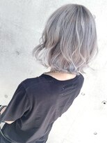 ディア(.eer)&nbsp;夏のハイトーンカラー！ホワイトグレー☆ケアブリーチ/心斎橋