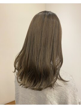 リリアーナ(LILIANA) 【LILIANA】極細ハイライトで作るこっくりグレージュ♪