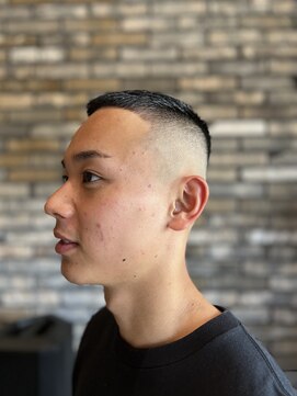 バズ(BUZZ) スキンフェードクロップ