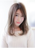 ミディアムオリーブベージュ